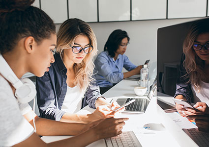 Designing Seamless UI/UX Experiences That Engage and Convert